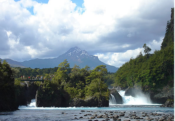 Saltos del Petrohue, Tour de 1/2 dia para conocer un lugar magico